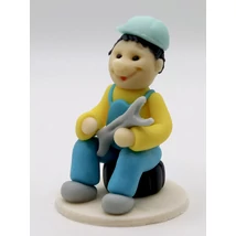 szerelo-marcipan-figura