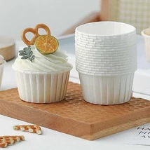 Muffin papír - 24 db-os szett, fehér színben