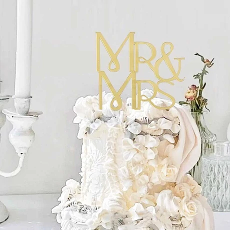 Mr &amp; Mrs arany tortabeszúró – esküvői torták éke