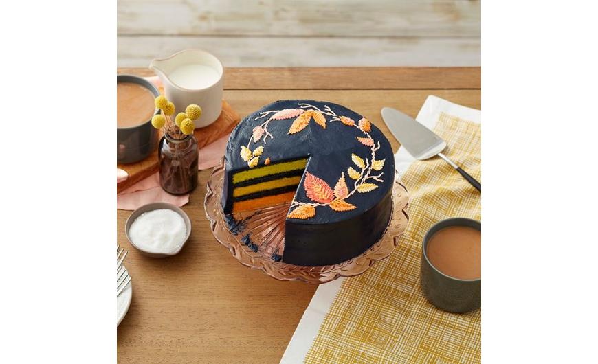 Hímzett őszi falevél torta