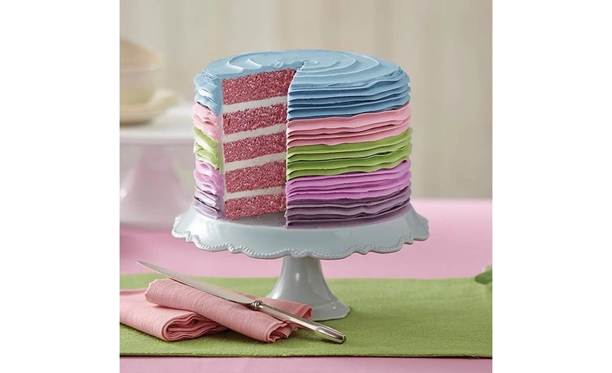 Klasszikus torta élénk színekkel