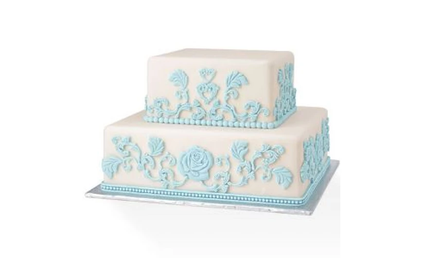 Emeletes torta barokkos díszítéssel