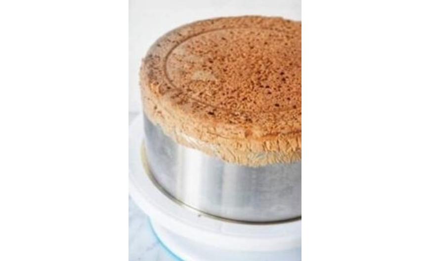Torta sütőformában való betöltése